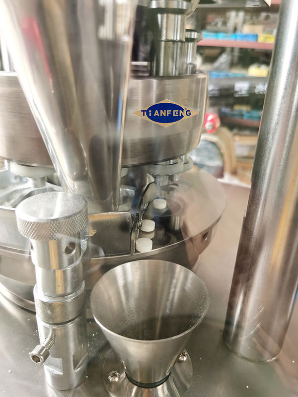 GZP - 9 EU Tooling Pill Tablet Press Machine لمختبر 12600 قطعة / ساعة 2.2KW