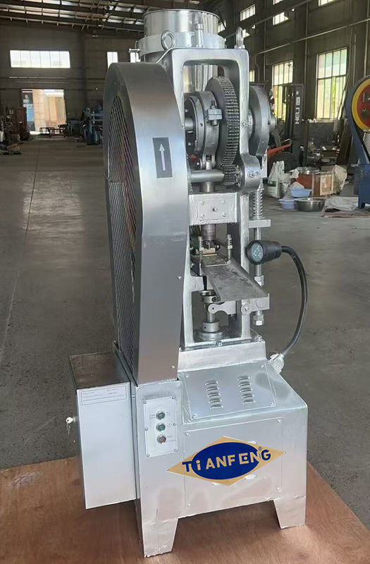 مصدر الطاقة اختياري 380 فولت / 220 فولت 50 هرتز / 60 هرتز آلة طباعة الحبوب الإلكترونية