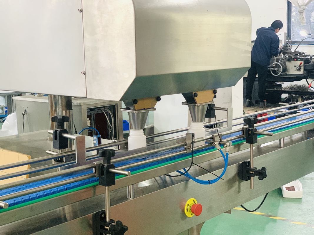 آلة عد وتعبئة السعة بسعة 10-120 زجاجة/دقيقة وزن الآلة كجم 320