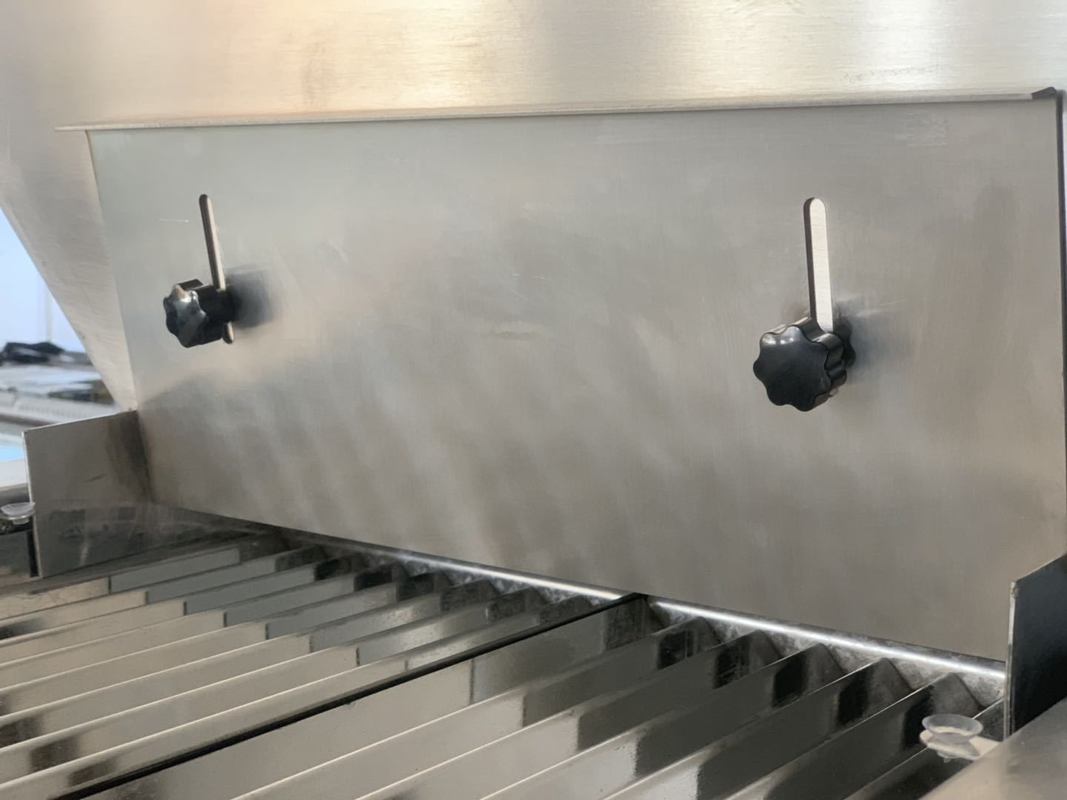 50 هرتز/60 هرتز عداد الجهد و آلة التعبئة 10- 120 زجاجة / دقيقة القدرة على التعبئة السريعة والدقيقة