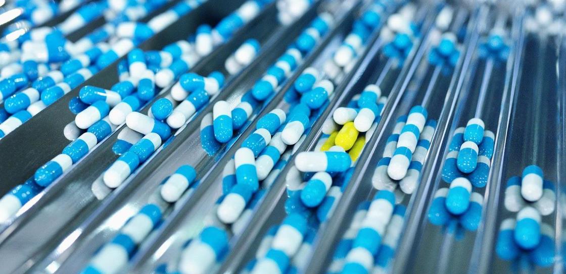 آلة عد وتعبئة السعة بسعة 10-120 زجاجة/دقيقة وزن الآلة كجم 320